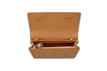 Cargar imagen en el visor de la galería, Mini Magazine Clutch Tan