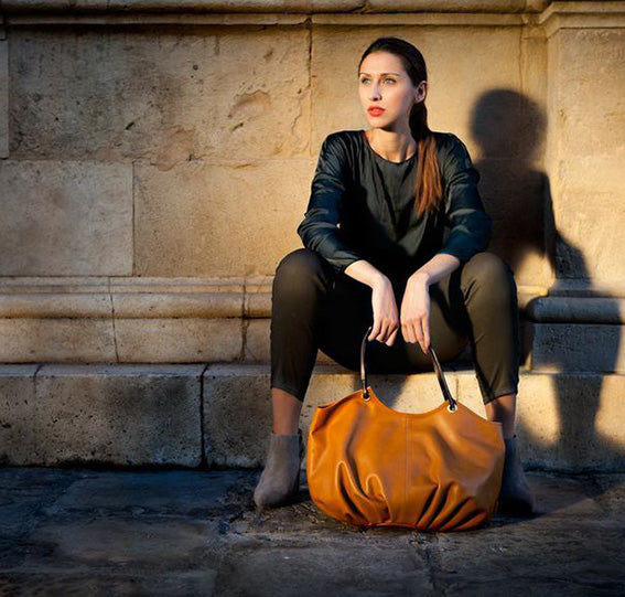 Bench shoulder bag discount